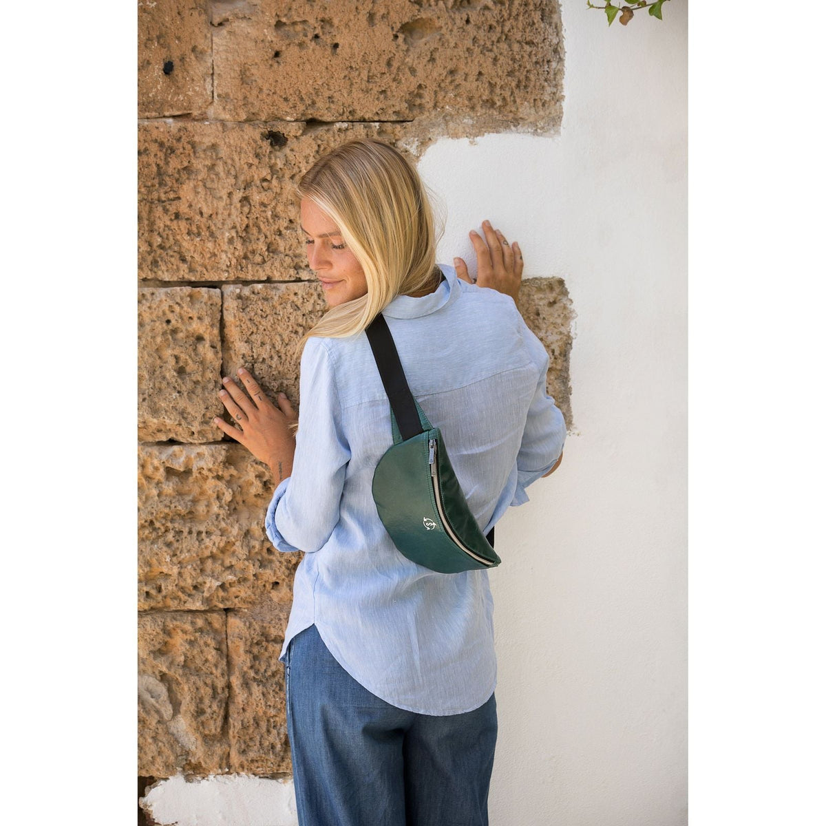 Roo Sling Bag