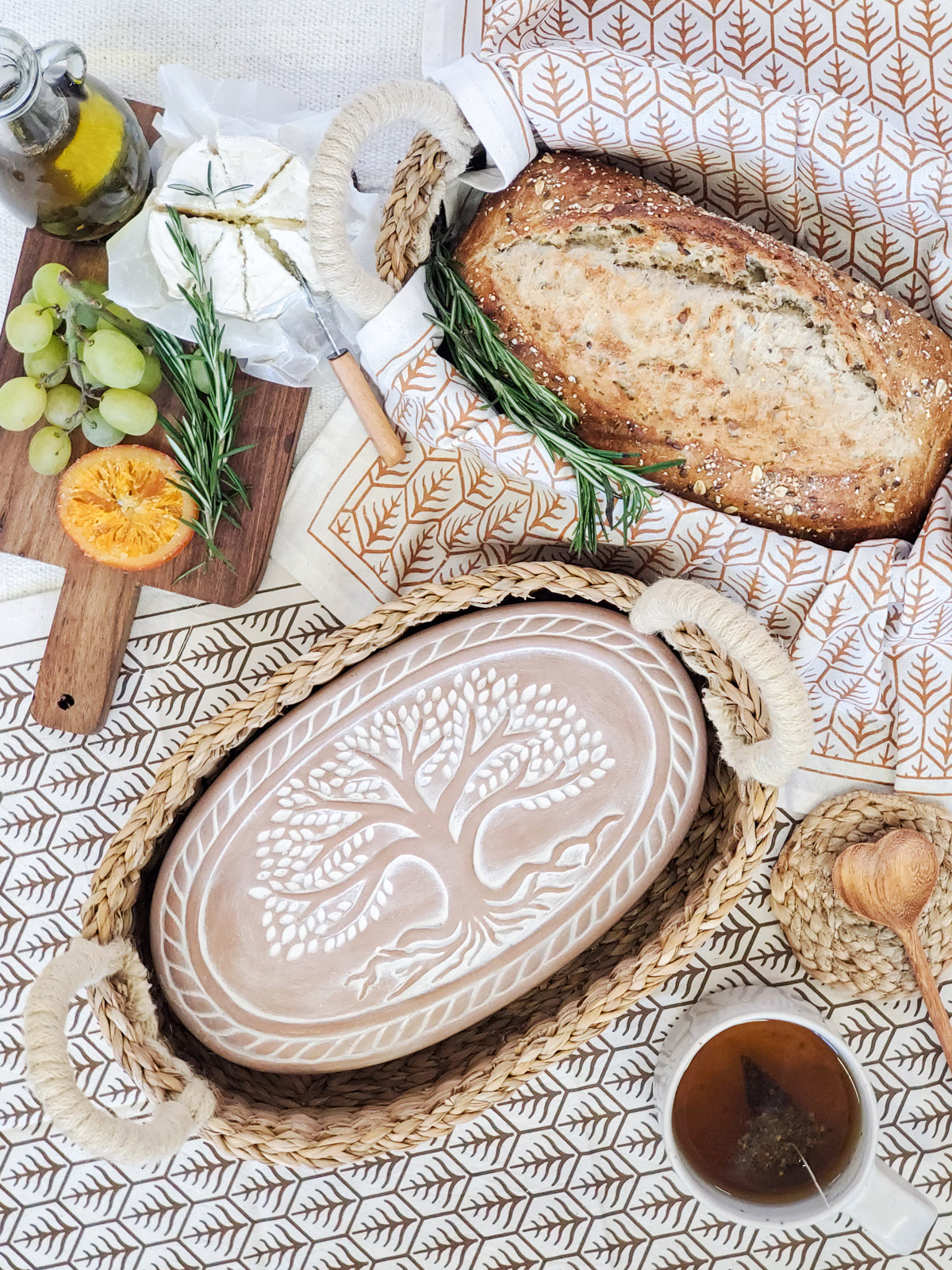Bread Warmer & Basket - Tree of Life Oval